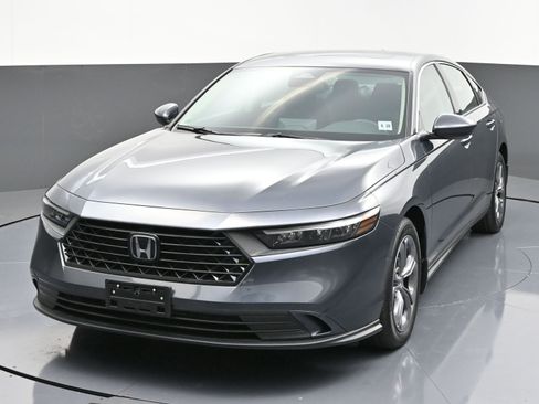 Used 2023 Honda Accord EX image 3