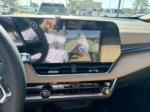 New 2026 Chevrolet Equinox ACTIV w/ Convenience Package III image 17