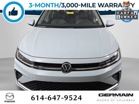 Used 2025 Volkswagen Jetta SE w/ Sunroof Package image 3