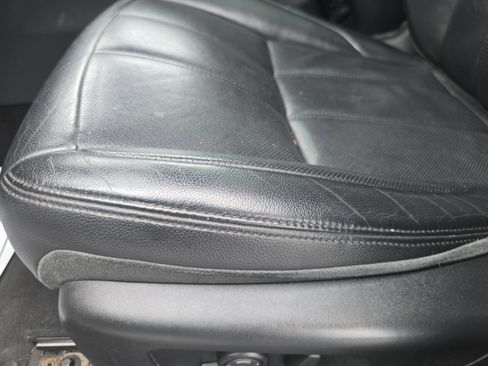 Used 2020 Land Rover Range Rover Evoque SE image 28