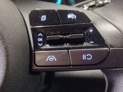 Certified 2025 Hyundai Elantra Sport image 24