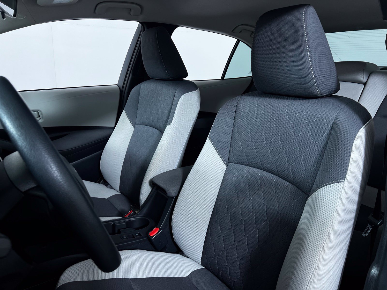 Used 2025 Toyota Corolla LE w/ LE Premium Package FWD image 13