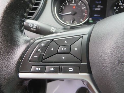 Used 2020 Nissan Rogue SV AWD/4WD image 17