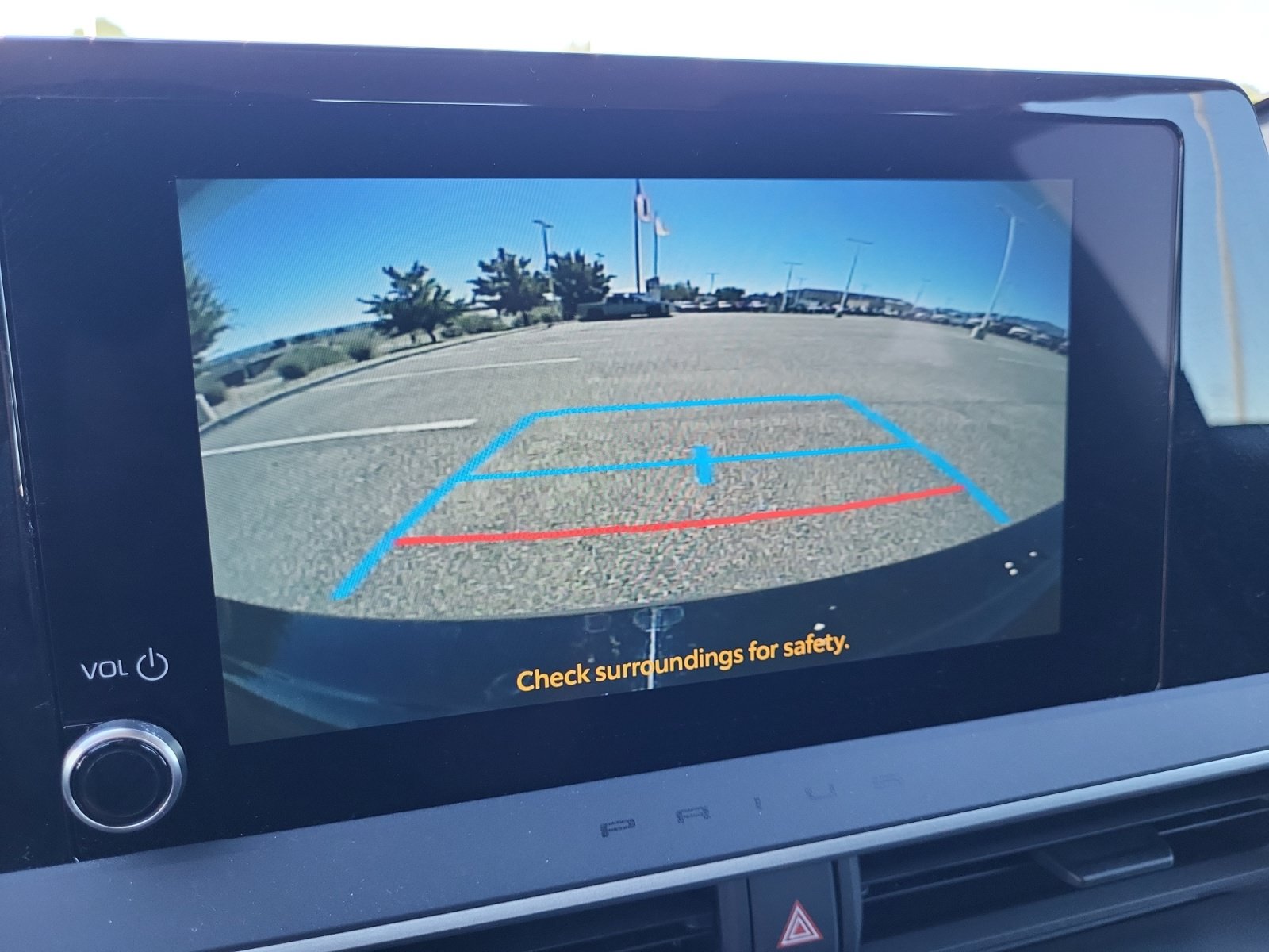 Used 2025 Toyota Prius LE FWD image 21