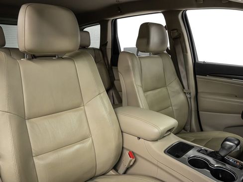 Used 2018 Jeep Grand Cherokee Limited image 32