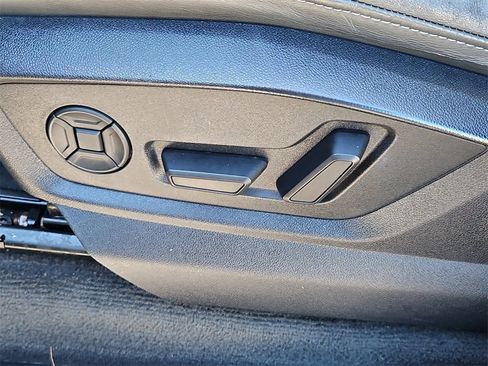 Used 2019 Audi Q8 Premium Plus w/ Premium Plus image 27