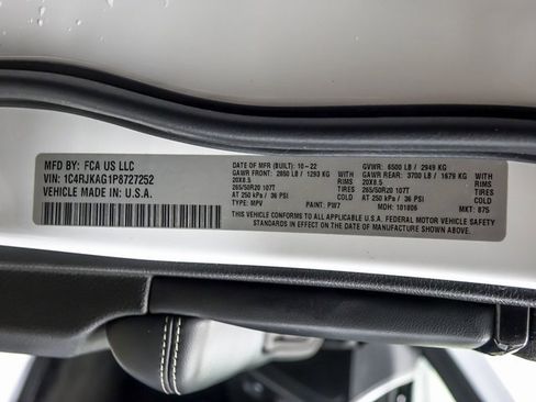 Used 2023 Jeep Grand Cherokee L Laredo image 34