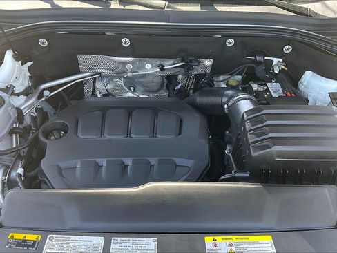 Used 2025 Volkswagen Atlas Cross Sport SEL R-Line AWD/4WD image 29
