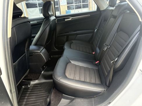 Used 2017 Ford Fusion SE w/ Equipment Group 201A FWD image 23