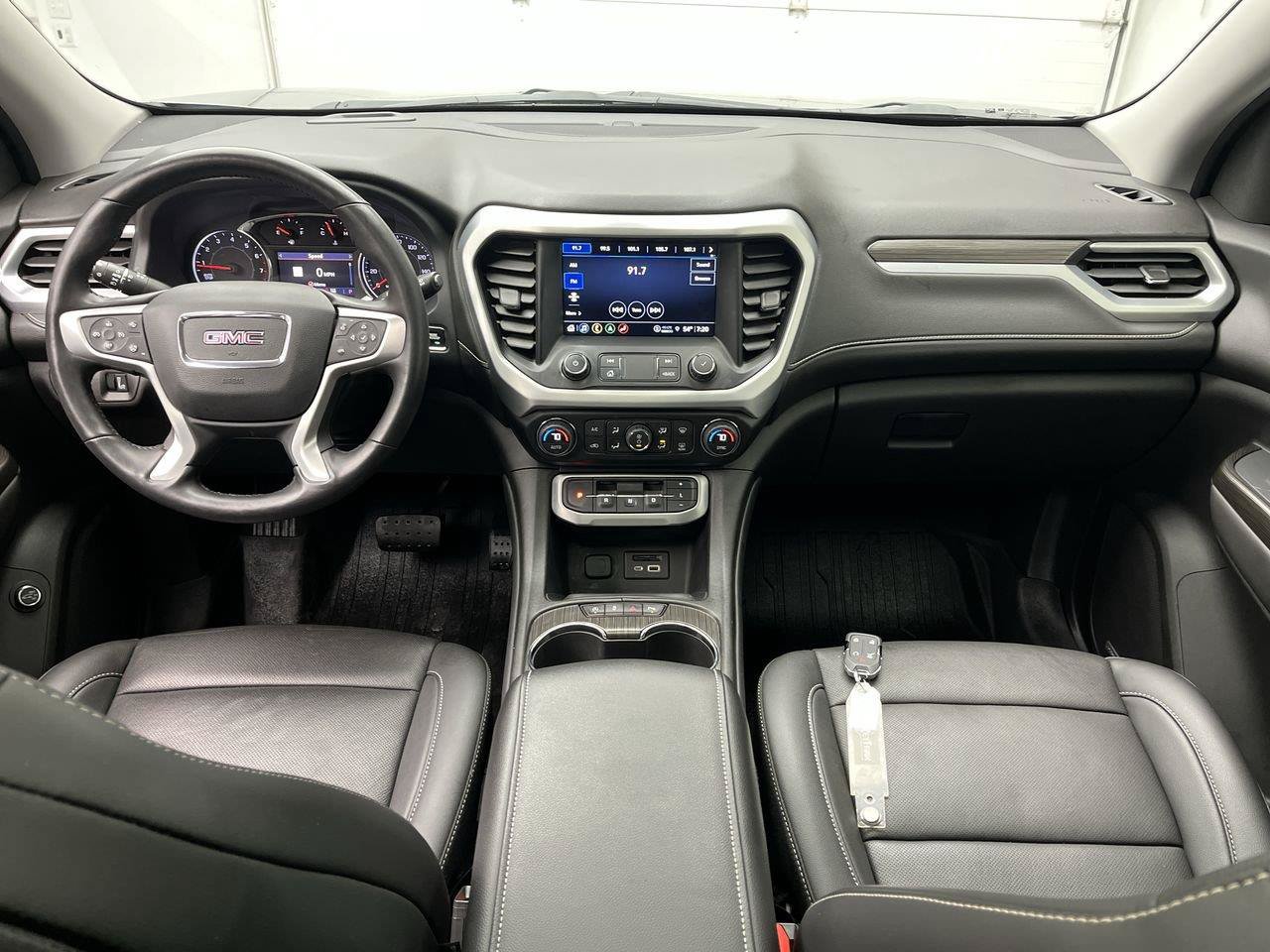 Certified 2022 GMC Acadia SLT w/ Elevation Edition AWD/4WD image 4
