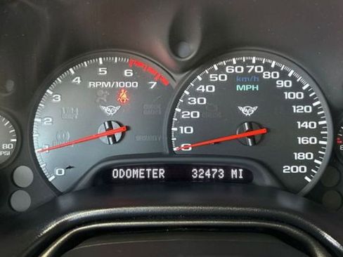 Used 2004 Chevrolet Corvette Coupe w/ Preferred Equipment Group image 36