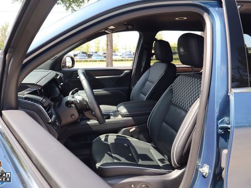 Used 2025 GMC Acadia Denali w/ LPO, Floor Liner Package FWD image 11