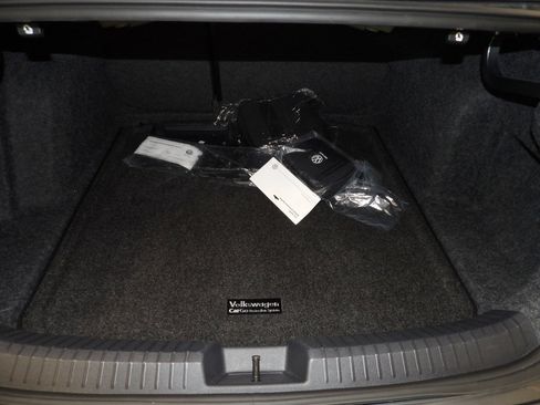 Used 2023 Volkswagen Jetta Sport image 18