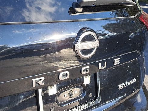 Used 2024 Nissan Rogue SV image 8