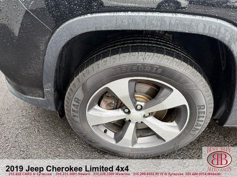 Used 2019 Jeep Cherokee Limited AWD/4WD image 9