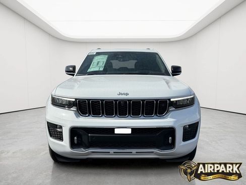 New 2025 Jeep Grand Cherokee Overland w/ Adv Protech Group III AWD/4WD image 5