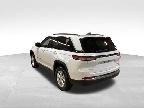 Certified 2023 Jeep Grand Cherokee Limited AWD/4WD image 8