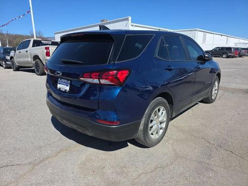 Used 2022 Chevrolet Equinox LS w/ LS Convenience Package image 5