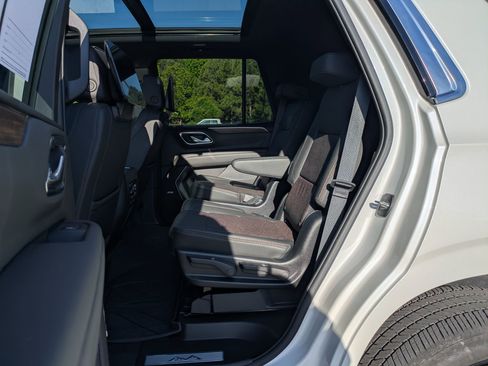 Used 2024 Chevrolet Tahoe High Country w/ Advanced Technology Package AWD/4WD image 28