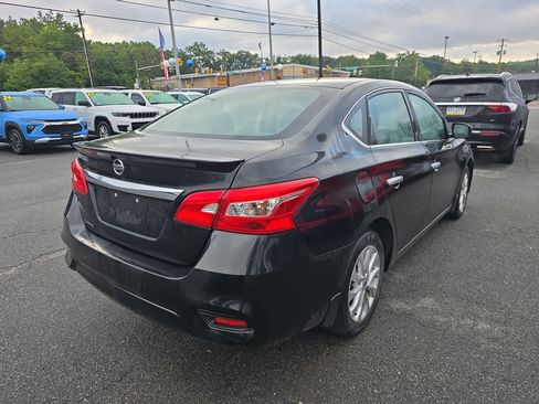 Used 2019 Nissan Sentra S w/ Appearance Package FWD image 3