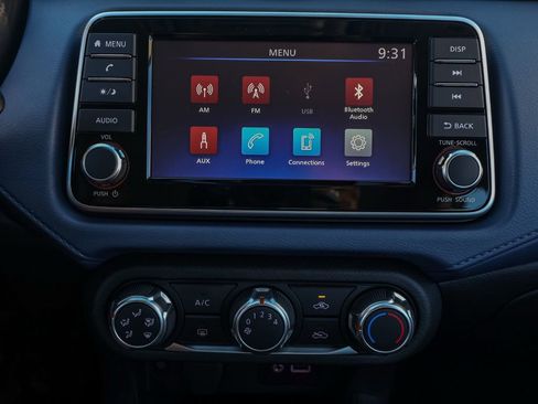 New 2025 Nissan Versa SV image 28