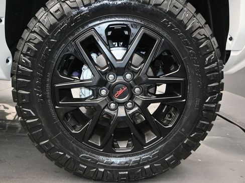 New 2026 Toyota 4Runner SR5 AWD/4WD image 16