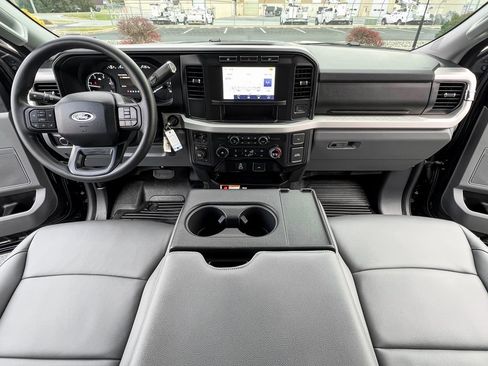 Used 2024 Ford F550 4x4 SuperCab Super Duty image 5
