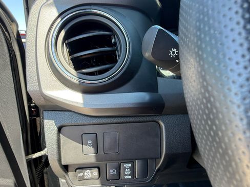 Used 2023 Toyota Tacoma TRD Off-Road w/ Technology Package image 19