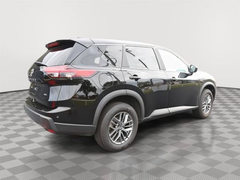 Used 2024 Nissan Rogue S AWD/4WD image 4