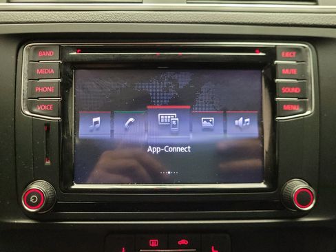 Used 2017 Volkswagen Jetta SE FWD image 25