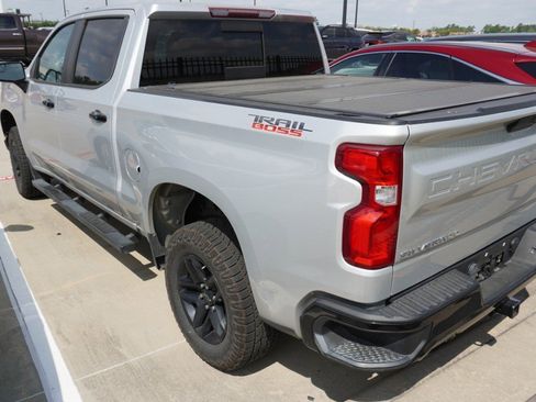 Used 2019 Chevrolet Silverado 1500 LT Trail Boss image 4