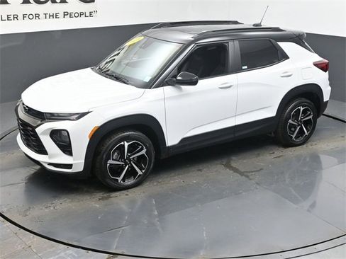 Used 2023 Chevrolet TrailBlazer RS w/ Sun and Liftgate Package image 44