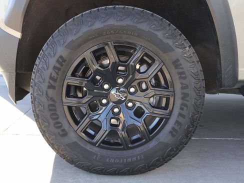 Used 2023 Chevrolet Colorado Trail Boss image 6