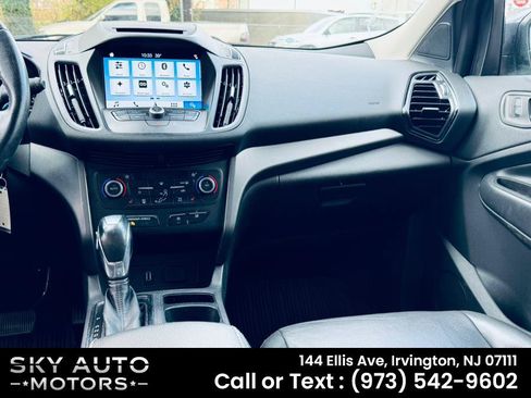 Used 2018 Ford Escape SEL w/ Ford Safe & Smart Package AWD/4WD image 8