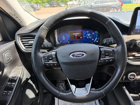 Used 2021 Ford Escape Titanium w/ Titanium Elite Package AWD/4WD image 16