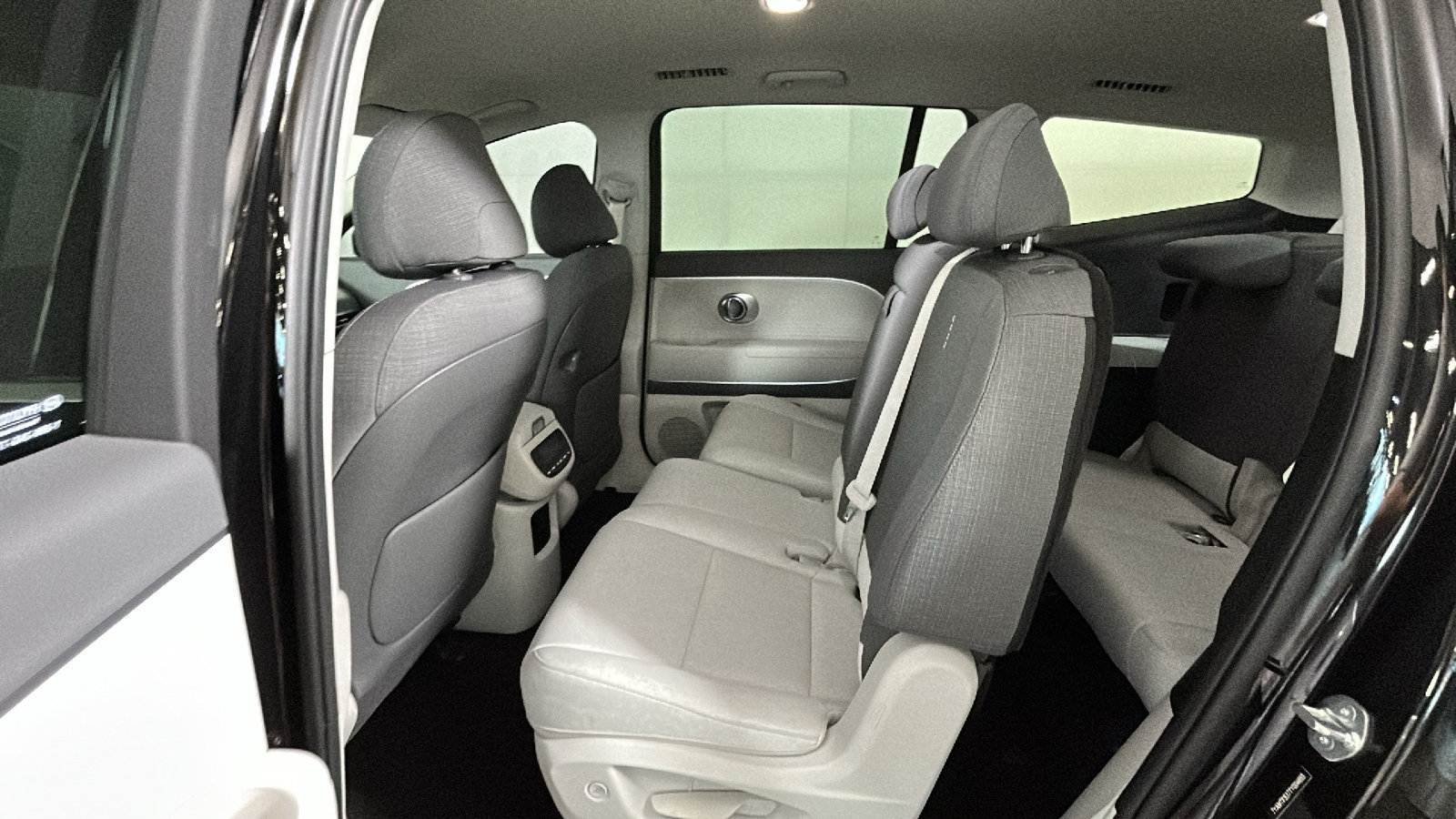Used 2026 Hyundai Ioniq 9 SE AWD/4WD image 33