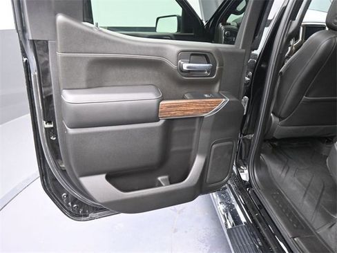 Used 2022 Chevrolet Silverado 1500 High Country w/ Technology Package image 15