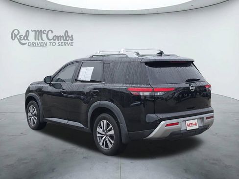 Used 2023 Nissan Pathfinder SL w/ Black Appearance Package image 3