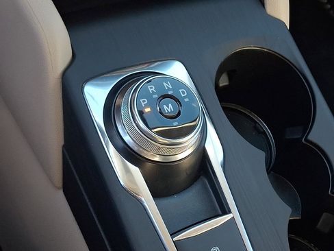 Used 2020 Ford Escape Titanium image 15