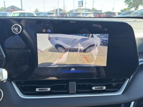 Used 2026 Chevrolet Equinox LT FWD image 28