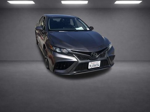 Used 2024 Toyota Camry SE FWD image 9