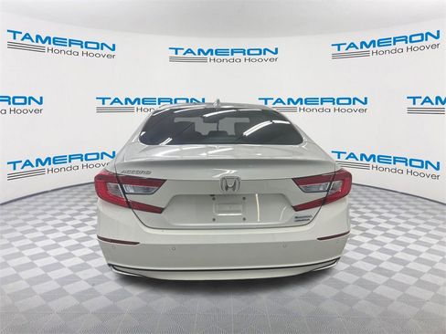Used 2019 Honda Accord Touring image 4