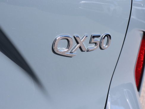 Certified 2023 INFINITI QX50 Luxe image 10
