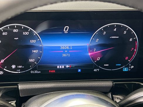 Used 2025 Mercedes-Benz GLA 250 4MATIC image 12