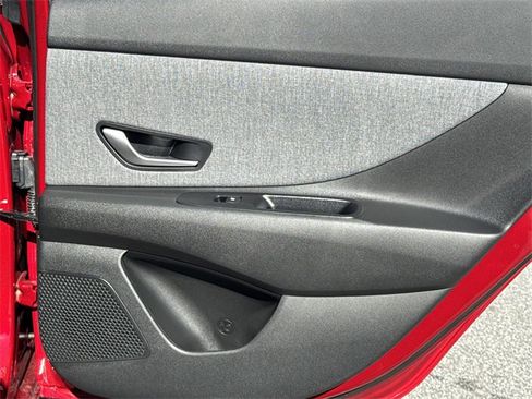 New 2025 Hyundai Elantra Limited image 16