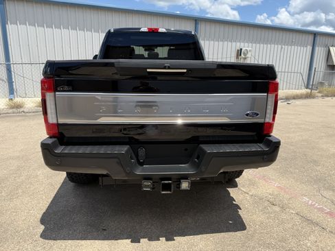 Used 2017 Ford F250 Platinum w/ Platinum Ultimate Package AWD/4WD image 6