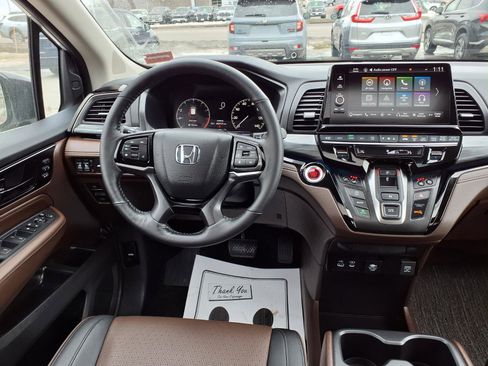 Used 2025 Honda Odyssey Elite image 9