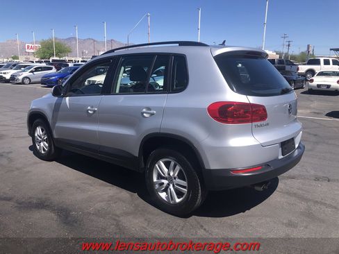 Used 2016 Volkswagen Tiguan S image 6
