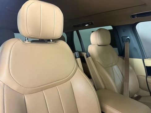 Used 2025 Land Rover Range Rover Long Wheelbase SE image 34