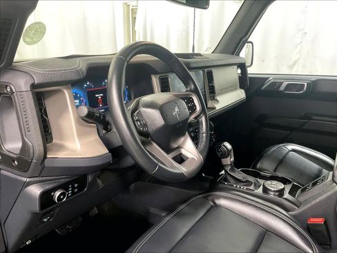 Used 2025 Ford Bronco Outer Banks image 8